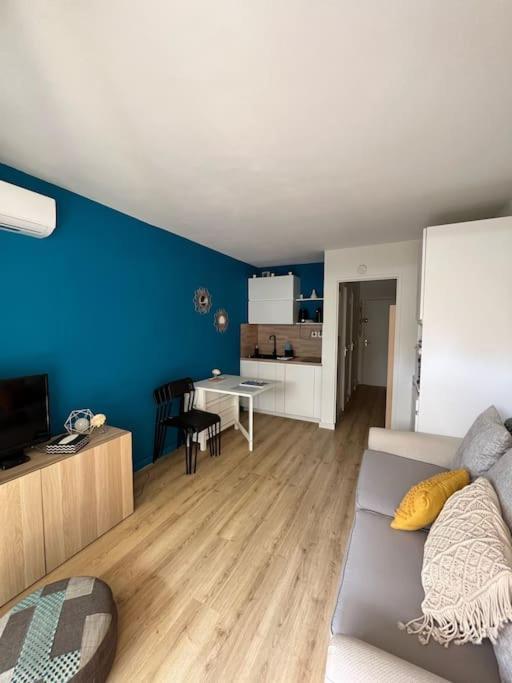 Bord De Boulouris A Raphael Apartment